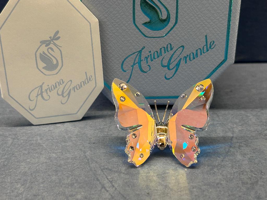 Swarovski ‎Ariana Grande x Swarovski Vlinder, Verzamelen, Swarovski, Nieuw, Figuurtje, Ophalen of Verzenden