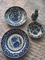 Assiettes, vase, vaisselle bleus de Delft, Enlèvement