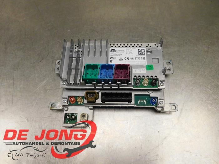 Amplificateur radio d'un Fiat 500e, -, 3 mois de garantie, Utilisé, Fiat