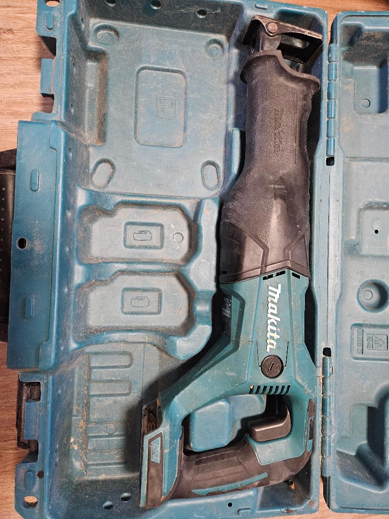 Makita 18V reciprozaag (zonder accu en lader), Doe-het-zelf en Bouw, Ophalen, Zo goed als nieuw, Reciprozaag, Makita