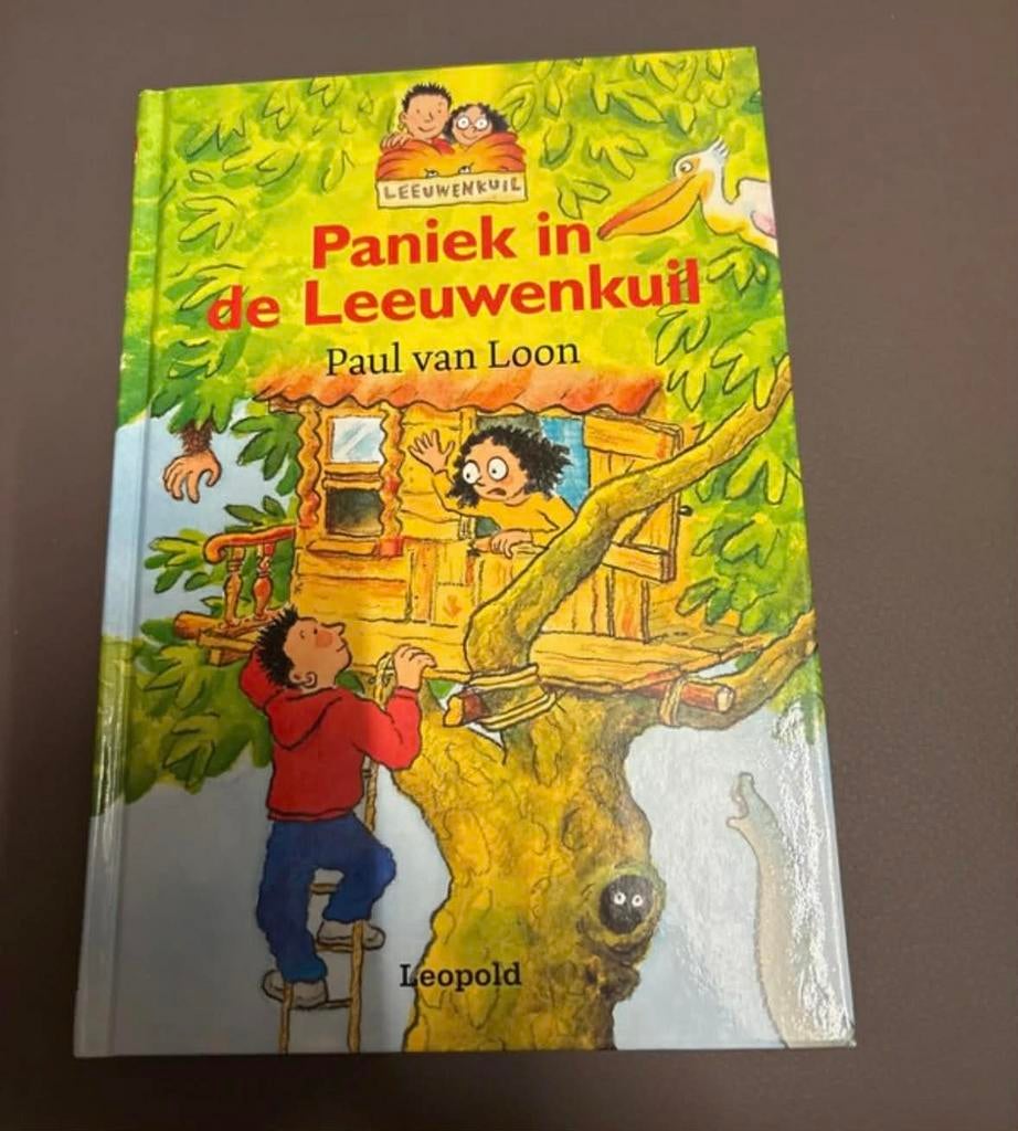 Paniek in de leeuwenkuil, Boeken, Kinderboeken | Jeugd | 10 tot 12 jaar, Ophalen, Zo goed als nieuw, Paul van Loon