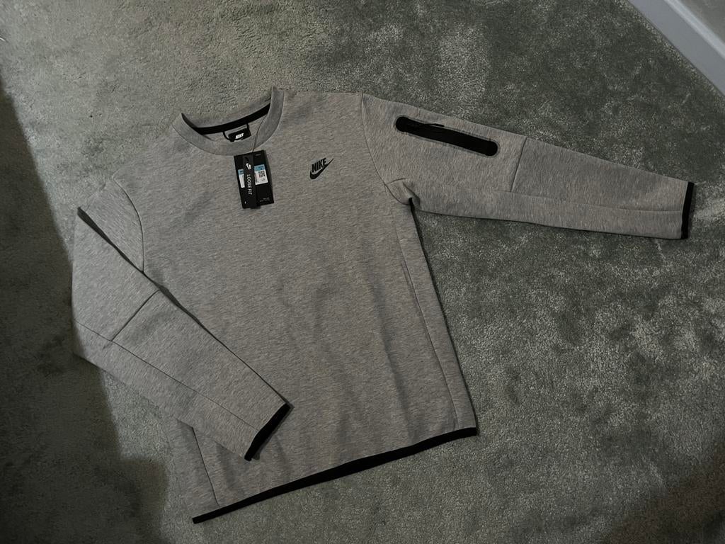 Nieuwe nike tech trui maat M, Enlèvement ou Envoi, Comme neuf, Taille 48/50 (M)