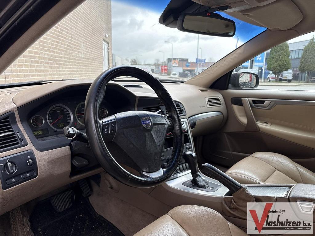 Volvo V70 2.4 D5 Edition Sport Automaat | Leder | Stoelverwa, Auto's, Automaat, Beige, Blauw, Bedrijf