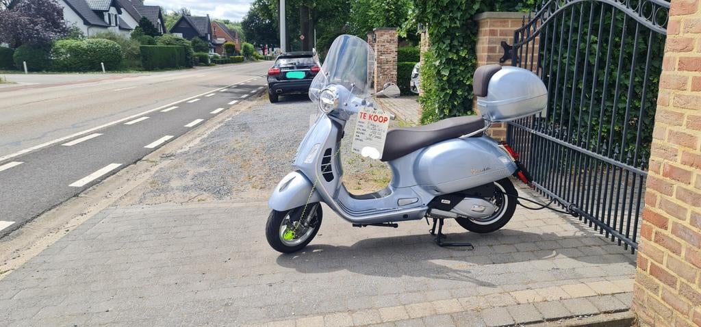 Vespa GTS, Fietsen en Brommers, Snorfietsen en Snorscooters, Ophalen, Vespa