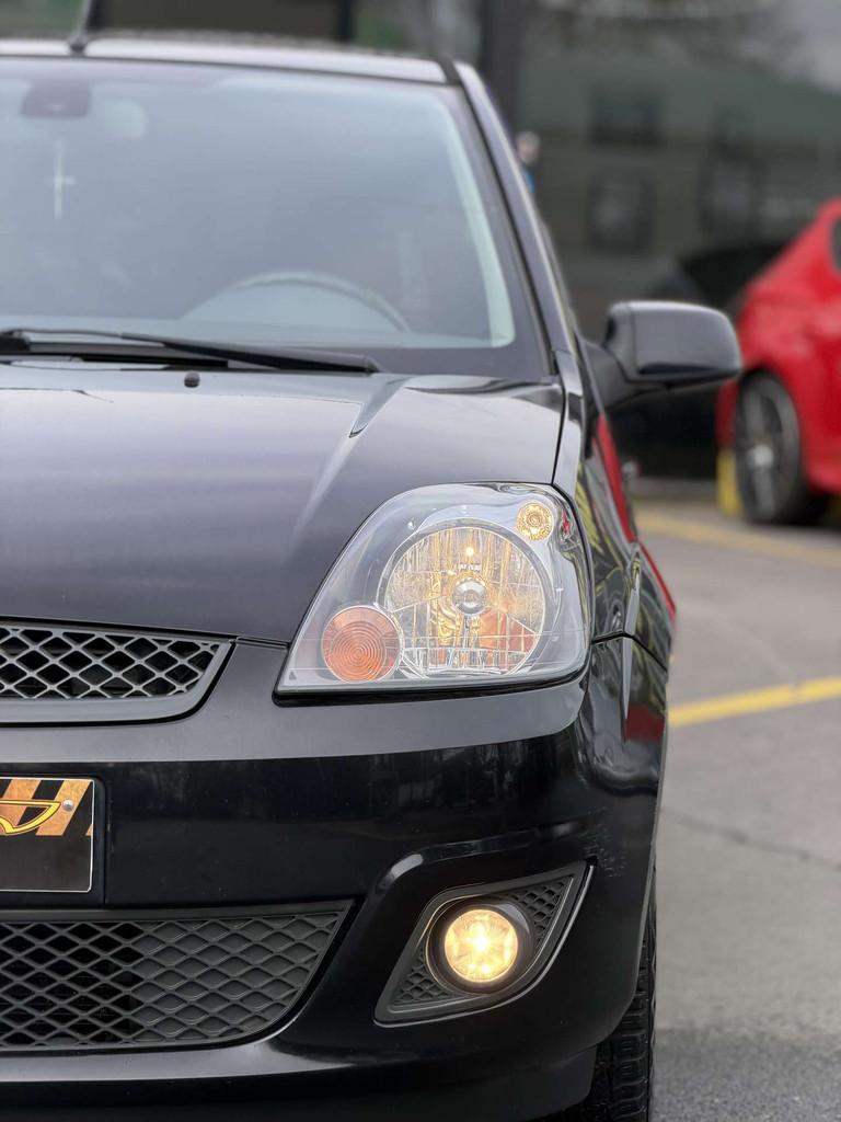 Ford Fiesta Fiesta 1.3i*CLIMA*✅CONTROlE TECHNIQUE ✅, Auto's, 1299 cc, Gebruikt, Zwart, 4 cilinders