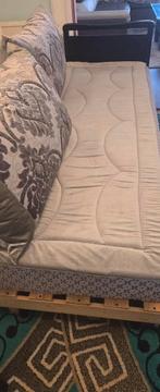 Seddari marocain en très bon état, Maison & Meubles, Chambre à coucher | Lits, Gris, Bois