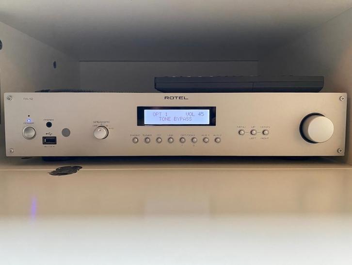 Rotel RA-12 geïntegreerde versterker in nieuwstaat, Audio, Tv en Foto, Versterkers en Ontvangers, Zo goed als nieuw, 60 tot 120 watt