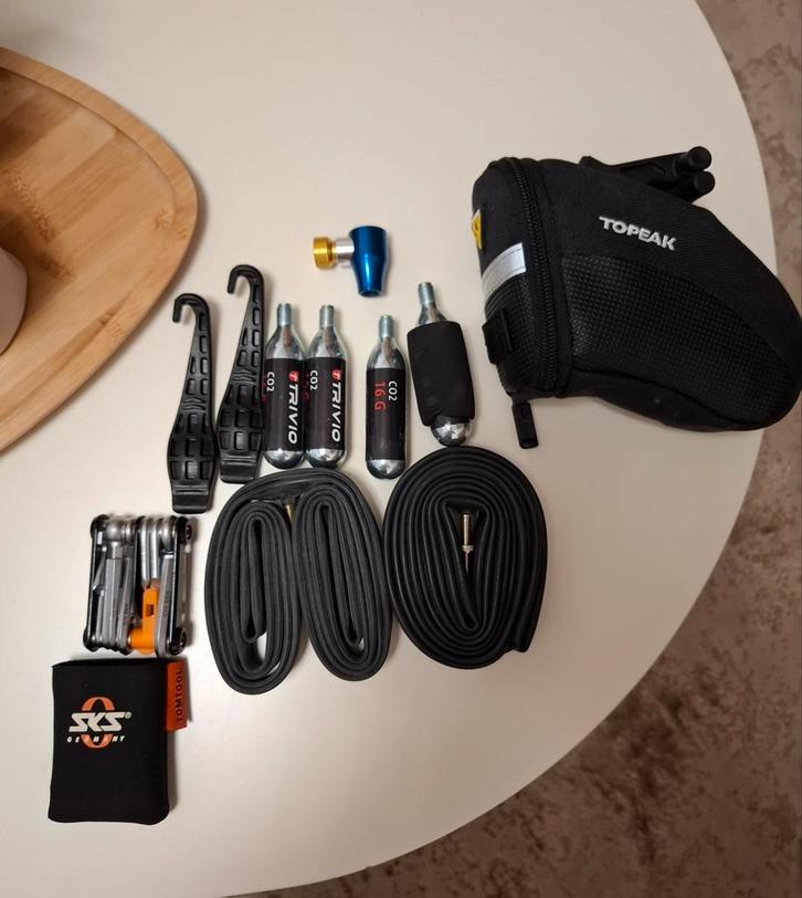 Gevulde zadeltas met pomp racefiets/koersfiets zoals NIEUW!, Fietsen en Brommers, Fietsaccessoires | Overige Fietsaccessoires