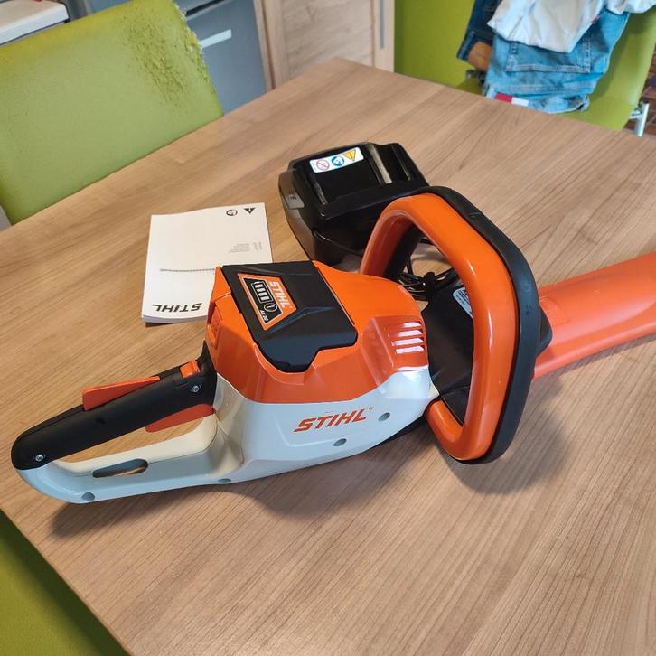STIHL HSA56 LITHIUM ACCU HEGGENSCHAAR, Jardin & Terrasse, Taille-haies, Comme neuf, Batterie, Enlèvement