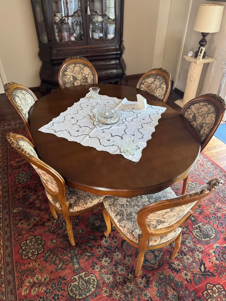 Eettafel met zes stoelen, Antiquités & Art, Antiquités | Meubles | Lits, Enlèvement