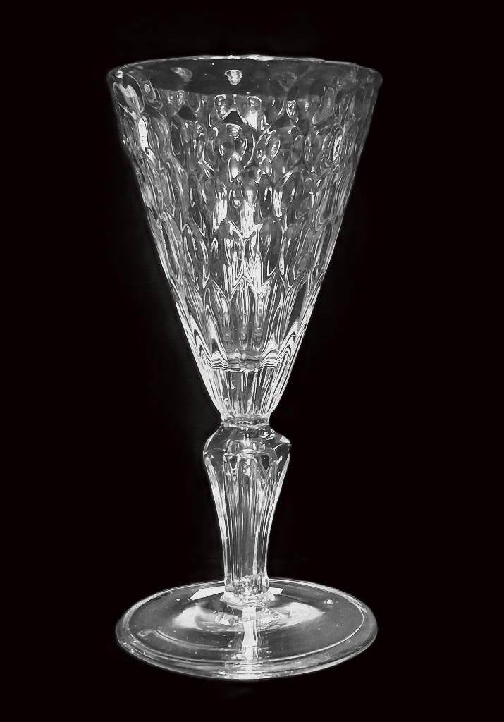 Verre à vin empilé, début du XVIIIe siècle, France, Enlèvement ou Envoi