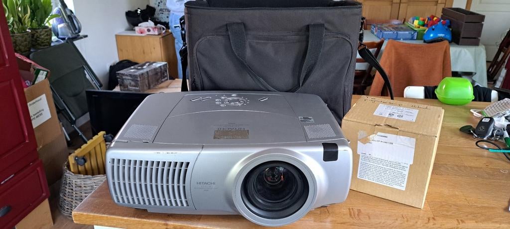 Hitachi CP-X1250 multi media projector, Ophalen