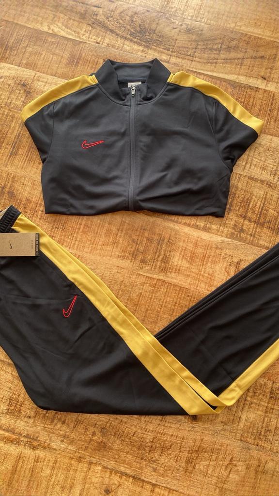 Nike tracksuit, Kleding | Heren, Sportkleding, Ophalen of Verzenden, Zwart
