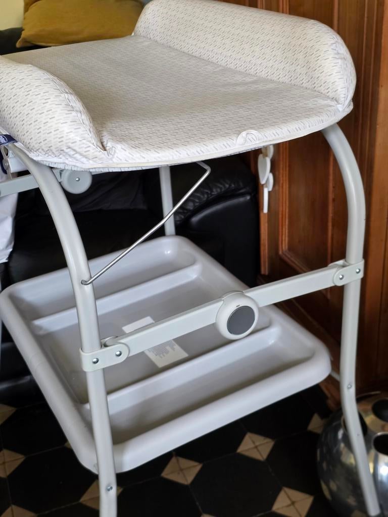 Table a langer pliable de la marque chico, Maison & Meubles