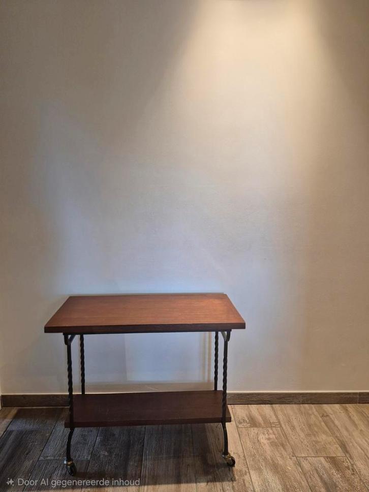 Karaktervolle Vintage Side Table – Smeedijzer & Hout, Huis en Inrichting, Tafels | Sidetables, Zo goed als nieuw, Ophalen