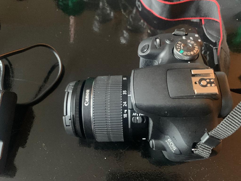 Camera reflex Canon EOS 2000D, Ophalen, Spiegelreflex, Canon, Zo goed als nieuw