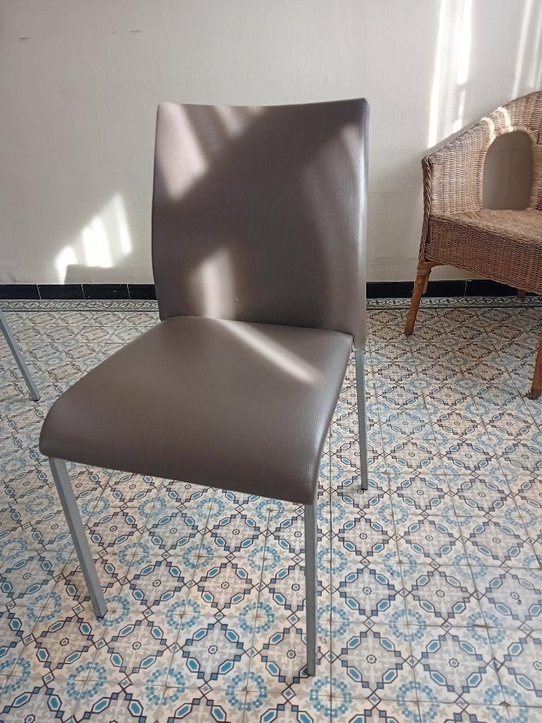 keukentafel en stoelen, Huis en Inrichting, Ophalen, Kunststof, Rond, Zo goed als nieuw