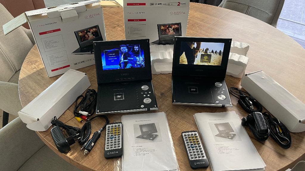 Set 2 draagbare dvd spelers met scherm, TV, Hi-fi & Vidéo, Lecteurs DVD, Autres marques, Enlèvement ou Envoi, Utilisé, Lecteur DVD