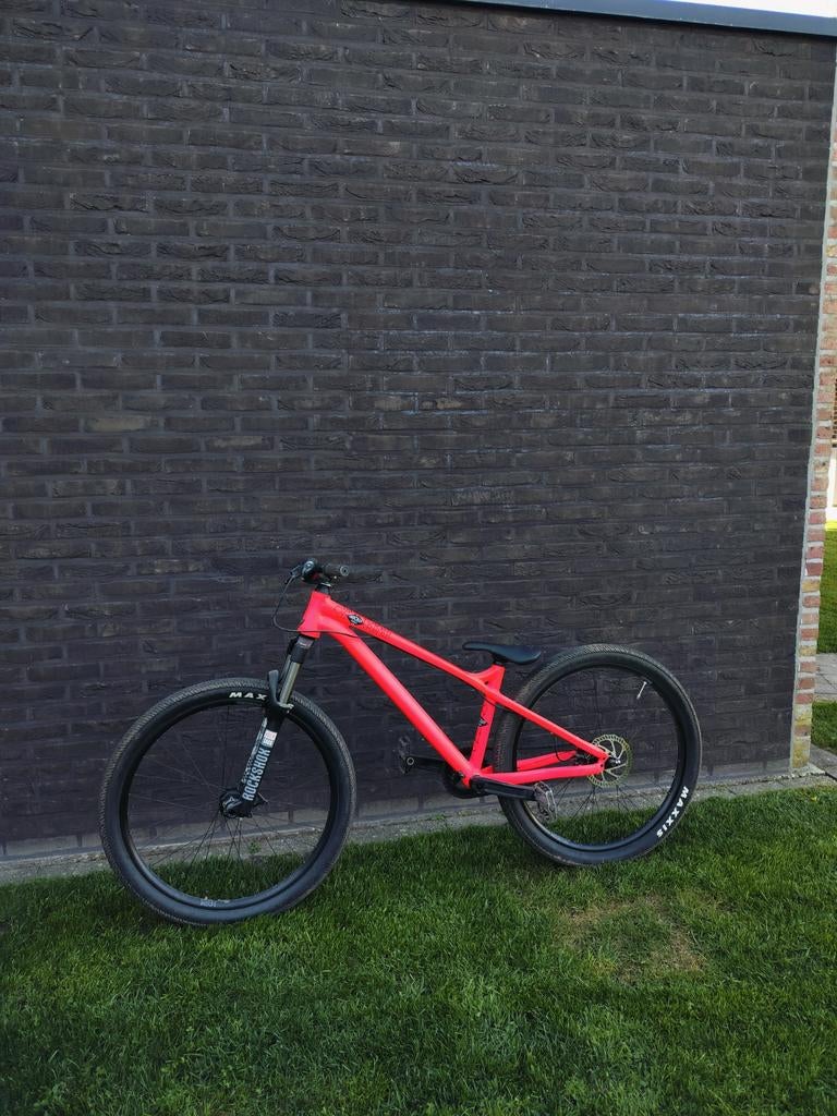 Commencal absoluut dirt Jumper, Ophalen, Stuur 360° draaibaar