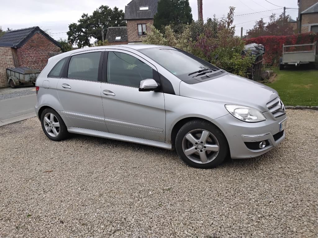 Mercedes B 180 CDI, Achat, 715 kg, Autres couleurs, Noir