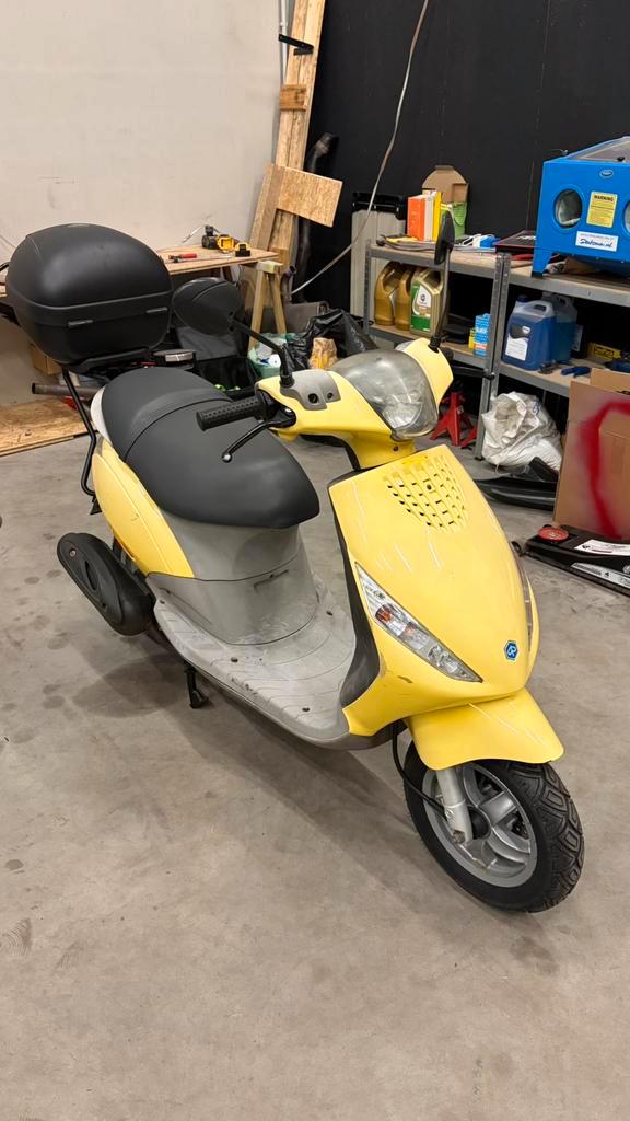 Piaggio Zip 4 temps 50cc (Classe B), Vélos & Vélomoteurs, Scooters | Piaggio, Comme neuf, Zip, Classe B (45 km/h), Essence, Enlèvement