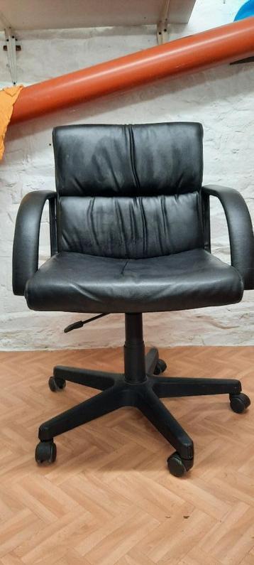 Fauteuil de bureau. TBE. disponible aux enchères