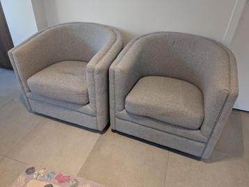 2 draaistoelen beschikbaar voor biedingen