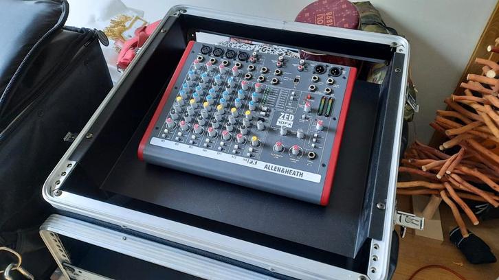 Accessoire rack 19 "ADAM HALL  # 8756 berceau/Cradle, Muziek en Instrumenten, Mengpanelen, Ophalen of Verzenden