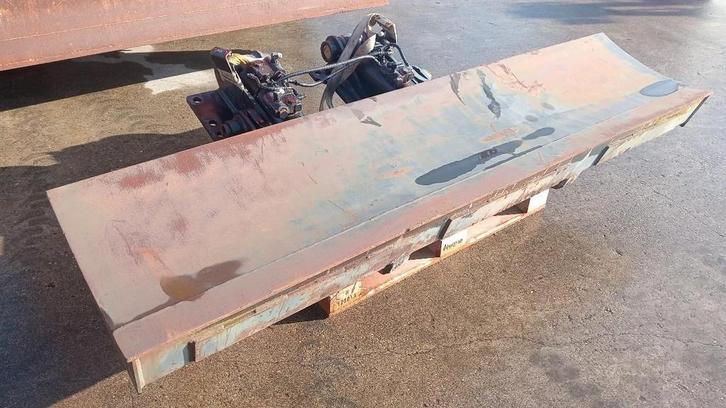 Hitachi ZX180W ZX210W blade Unused (bj 2025), Zakelijke goederen, Machines en Bouw | Onderdelen