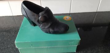 Clarks beschikbaar voor biedingen