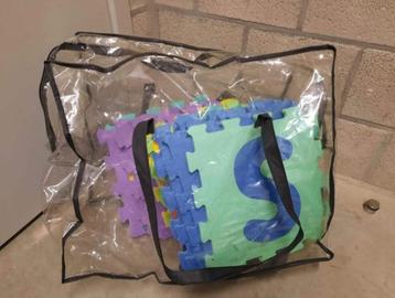 Puzzelmat alfabet met opbergtas beschikbaar voor biedingen