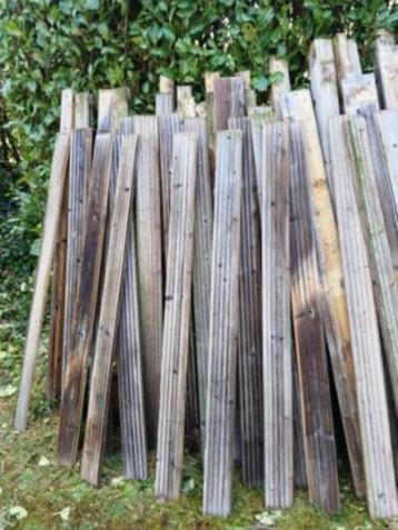 Tuinscherm hout gratis beschikbaar voor biedingen