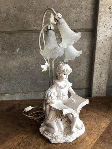 Mooie vintage lamp beschikbaar voor biedingen