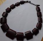 Collier couleur bordeaux, Enlèvement ou Envoi