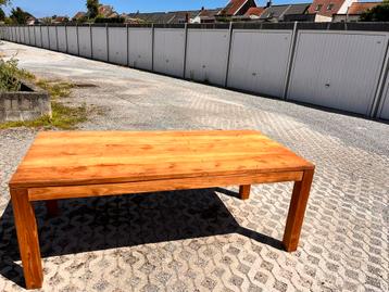 Teak eettafel  beschikbaar voor biedingen