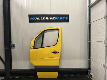 Mercedes Sprinter W906 Voorportier links geel A9067200005 beschikbaar voor biedingen