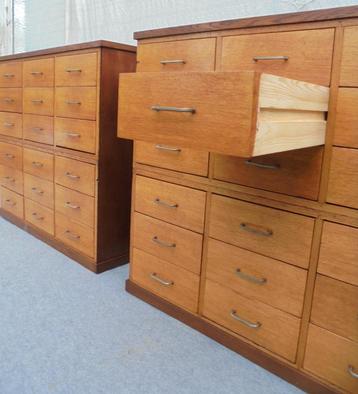 2 x papierkast  ladekast apothekerskast schoolkast  beschikbaar voor biedingen