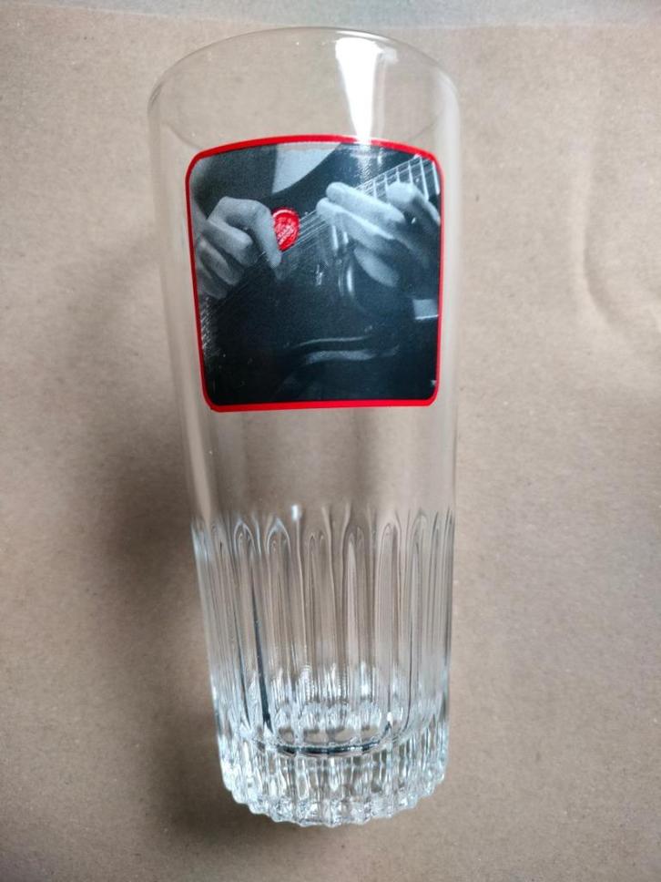 Stella artois bierglas met foto gitaar dopje Stella plectrum, Verzamelen, Biermerken, Zo goed als nieuw, Glas of Glazen, Stella Artois