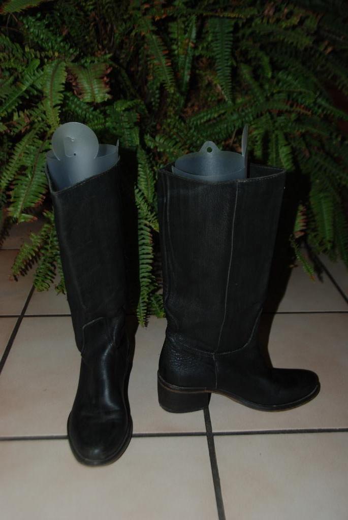 Mooie zwarte leren rijlaarzen maat 36 TB Conditie!, Kleding | Dames, Schoenen, Gedragen, Hoge laarzen, Zwart, Ophalen of Verzenden