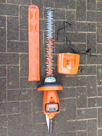 Stihl accu heggenschaar HSA 86 met AP 200 en AL300, Tuin en Terras, Ophalen, Gebruikt, Accu