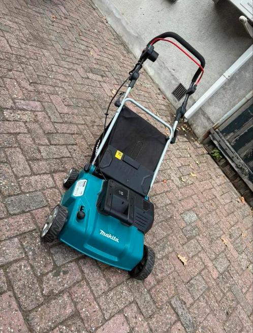 Makita UV3600 Verticuteermachine – 1800W, 36 cm, Tuin en Terras, Verticuteermachines, Zo goed als nieuw, Ophalen