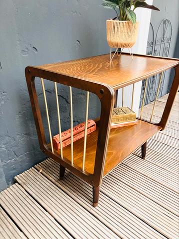 Unieke vintage  bijzettafel, ​​tv-tafel, audiomeubel beschikbaar voor biedingen