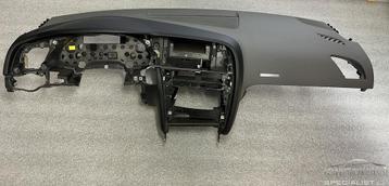 Audi A5 Dashboard  Zwart / Grijs Quatro model 2008-2015  8T1 beschikbaar voor biedingen