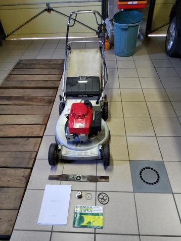 TONDEUSE  HONDA  HR  214 beschikbaar voor biedingen