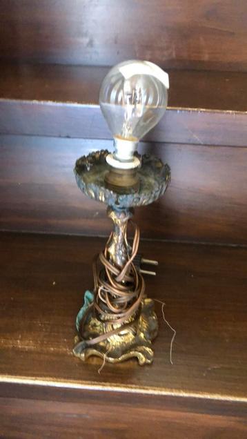 Oude koperen lamp, Enlèvement