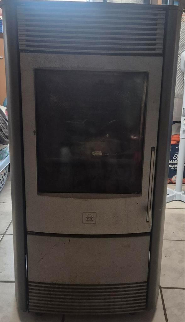 Foyer a pellet edilkamin marea, Huis en Inrichting, Kachels, Zo goed als nieuw, Ophalen