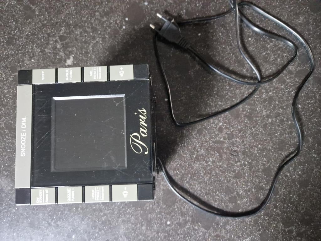 Wekkerradio met projectie Paris, Ophalen of Verzenden, Gebruikt