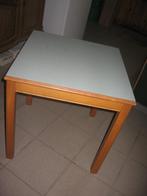 Petite table basse pour enfants carré avec le dessus de coul, Comme neuf, Enlèvement, Table(s)