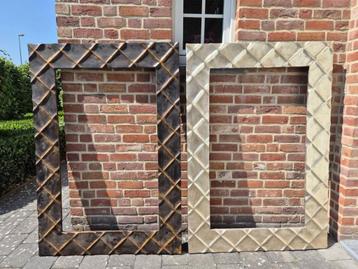 Oude grote kaders te koop beschikbaar voor biedingen