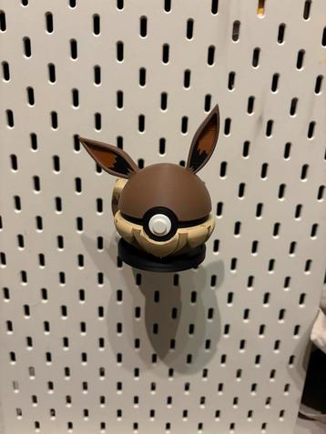 Zelfgemaakte Eevee-themed Pokéball! beschikbaar voor biedingen